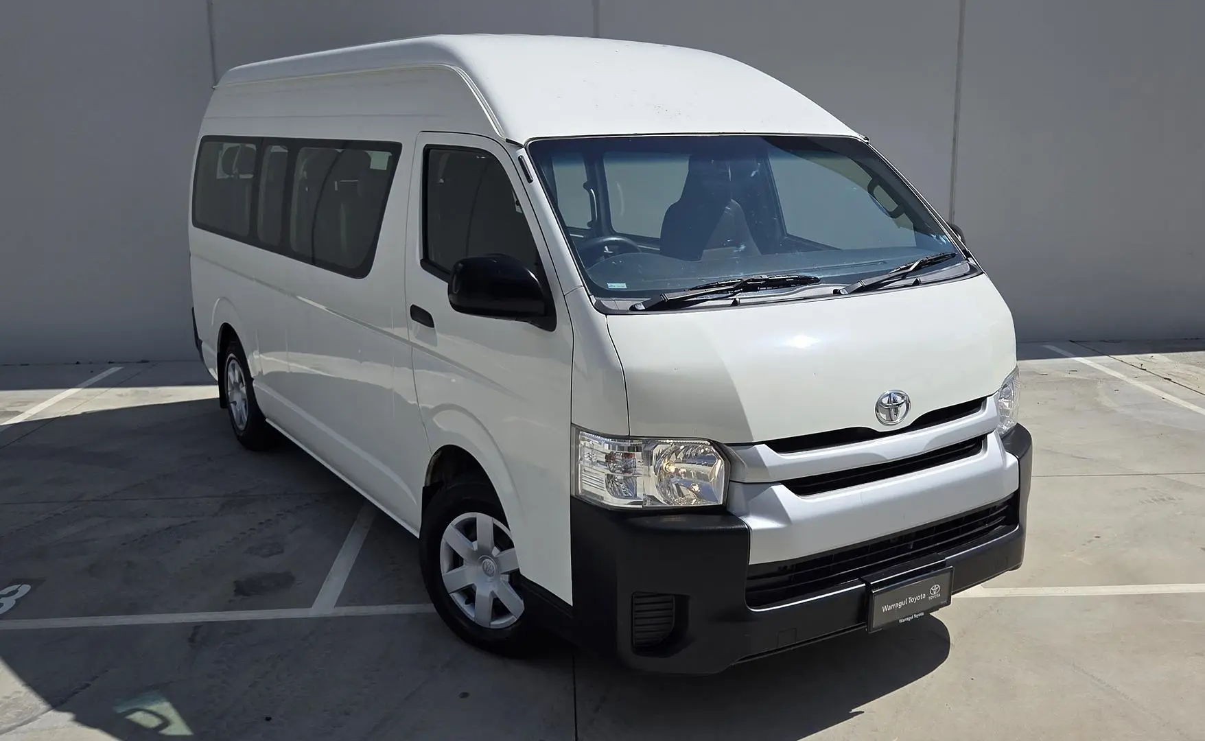 2017 Toyota Hiace Gallery Image 1