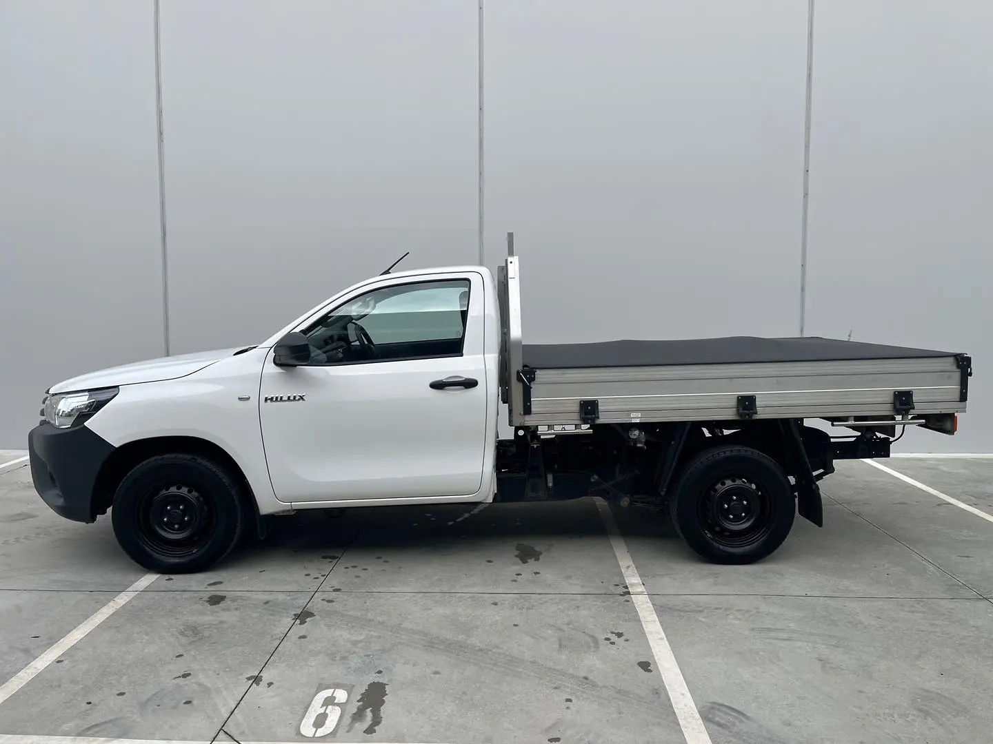2018 Toyota Hilux Gallery Image 5