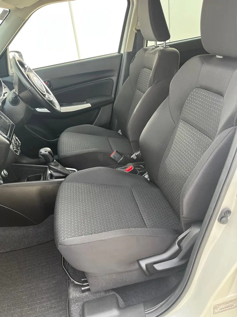 2020 Suzuki Swift Gallery Image 6
