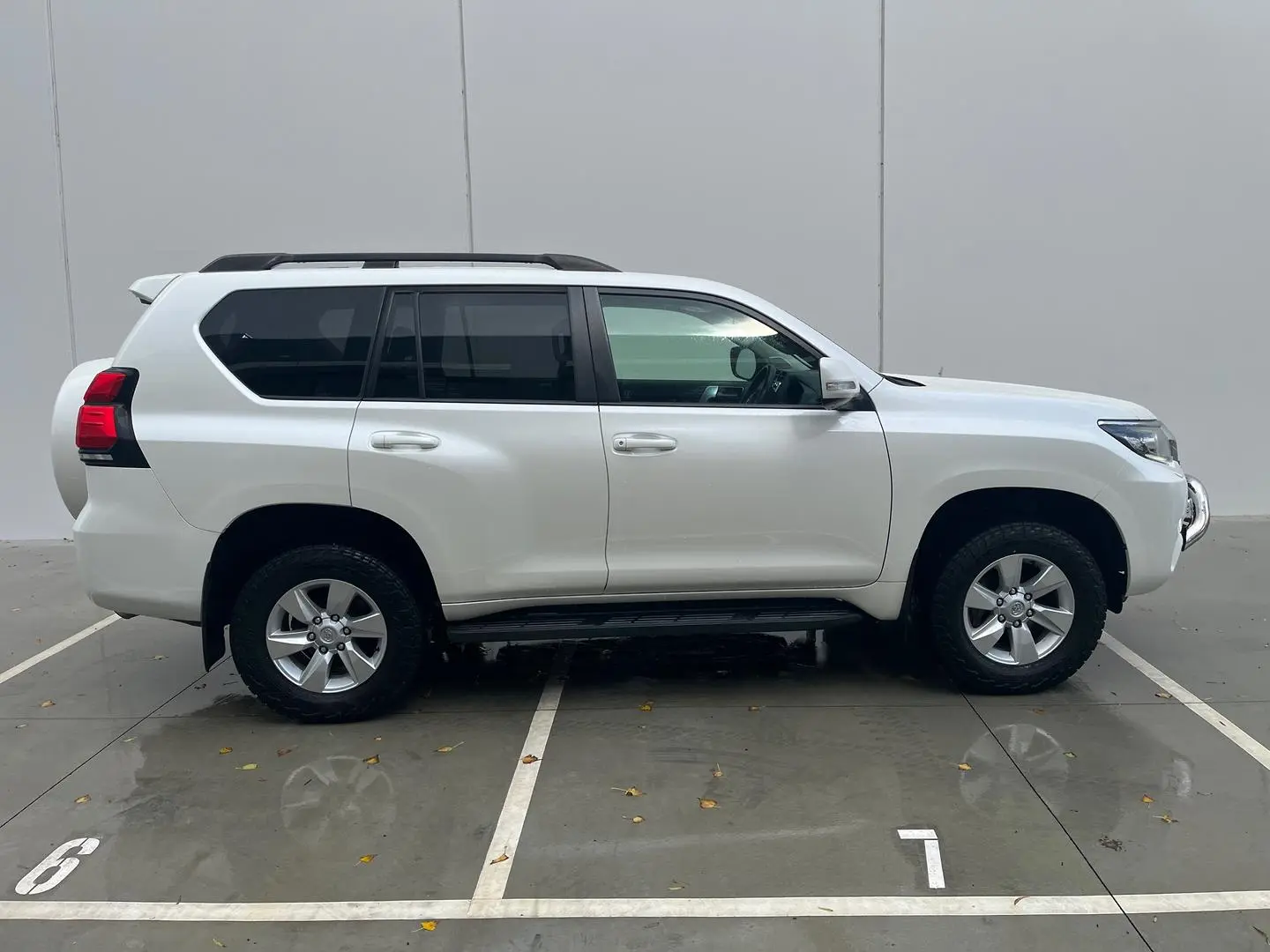 2018 Toyota Landcruiser Prado Gallery Image 14