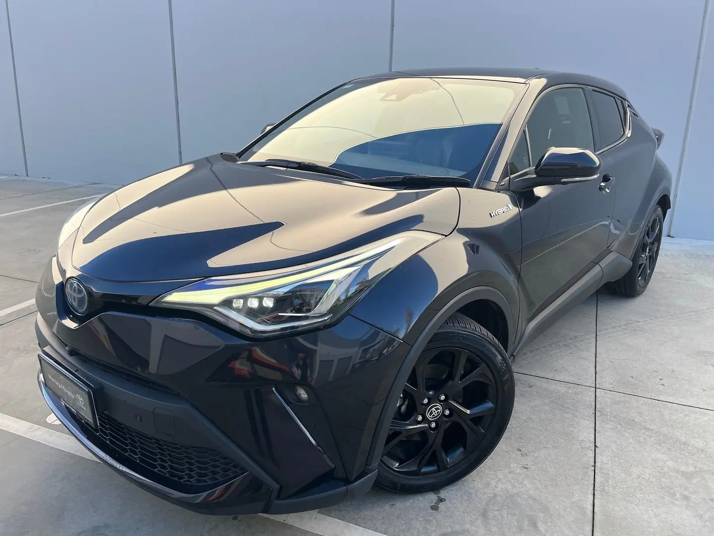 2022 Toyota C-HR Gallery Image 3