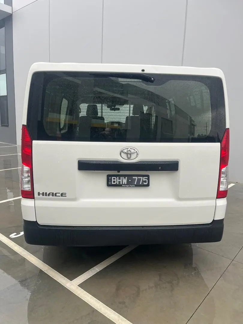 2019 Toyota Hiace Gallery Image 10