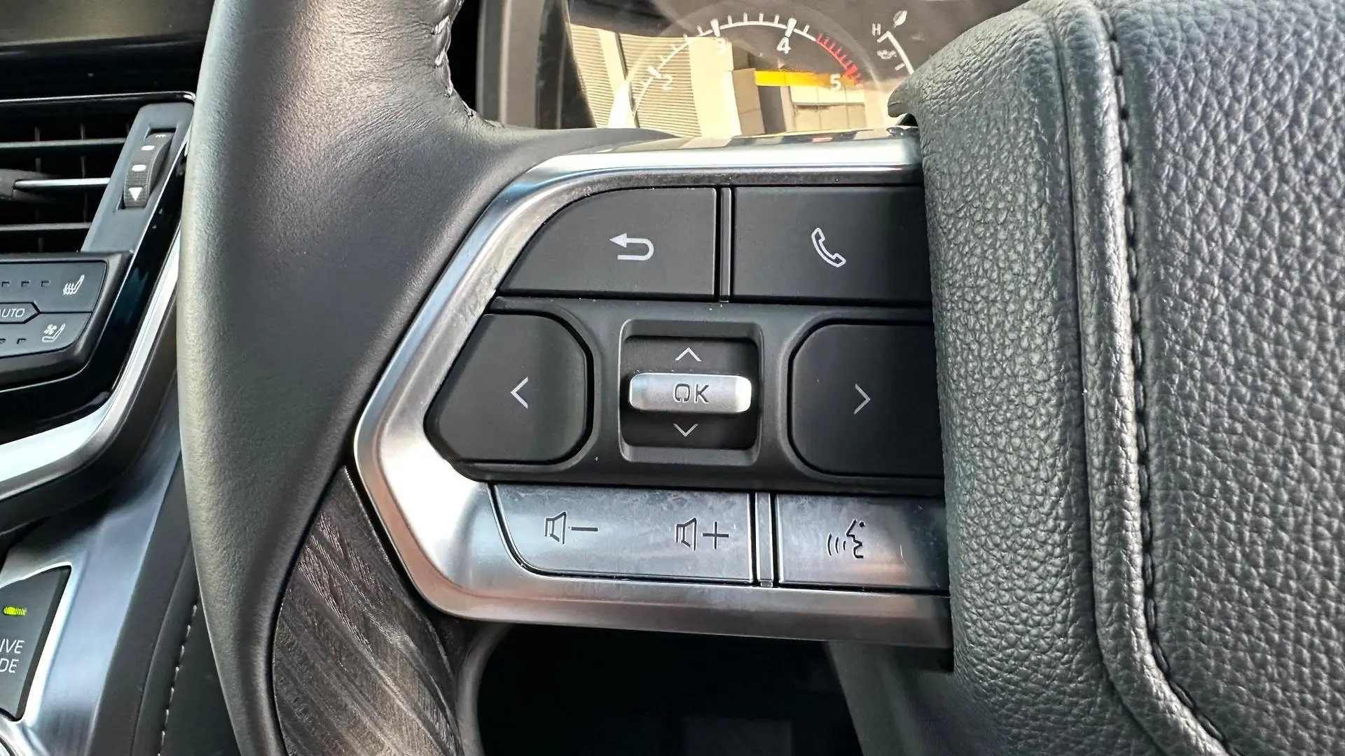 2023 Toyota Landcruiser Gallery Image 22