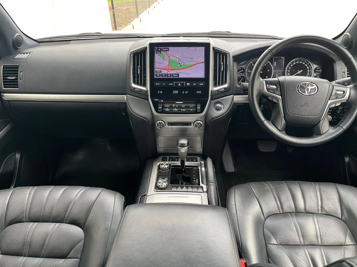 2021 Toyota Landcruiser Gallery Image 18
