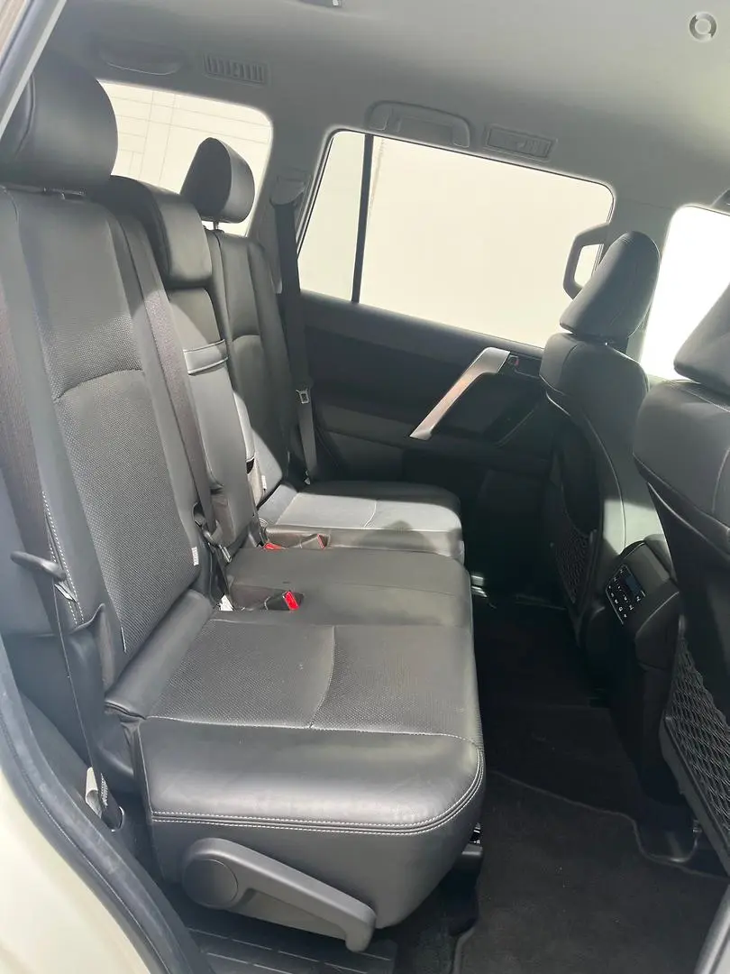 2018 Toyota Landcruiser Prado Gallery Image 16