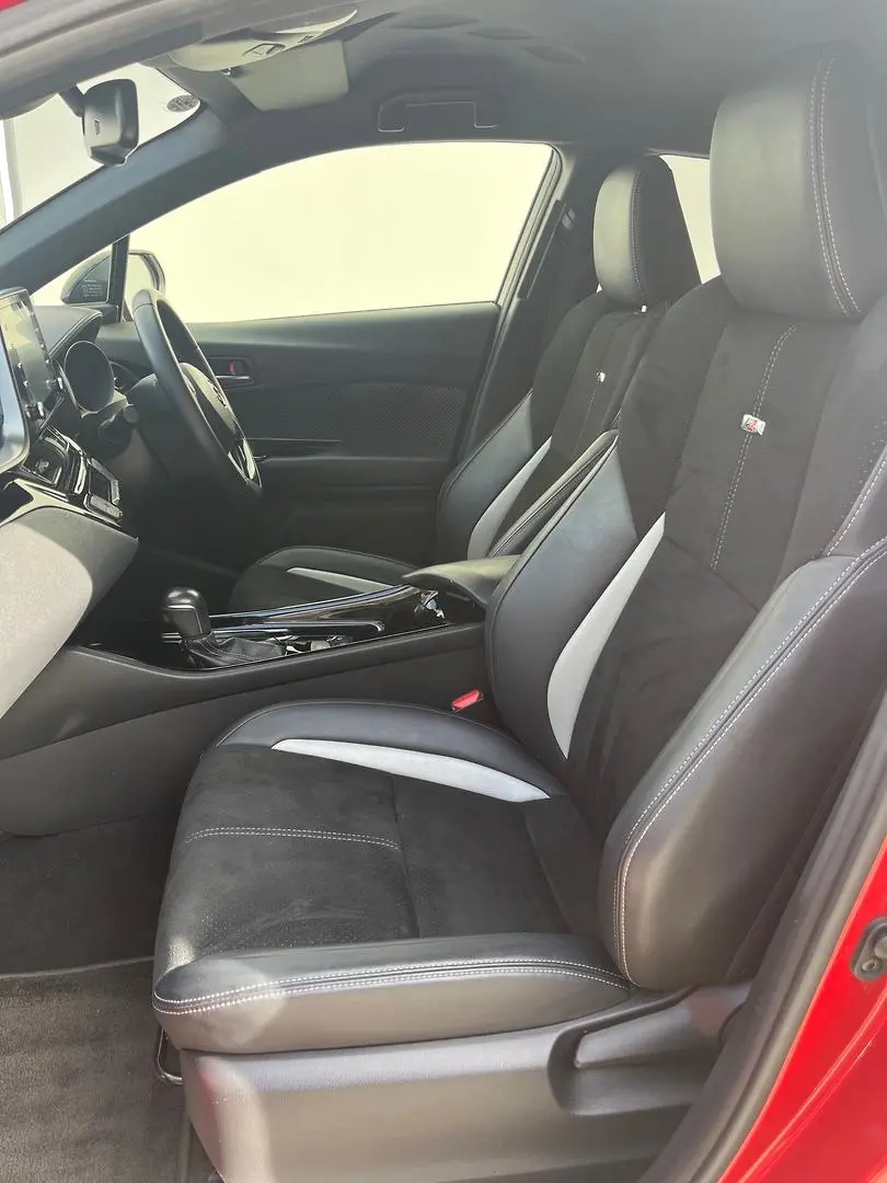 2021 Toyota C-HR Gallery Image 7