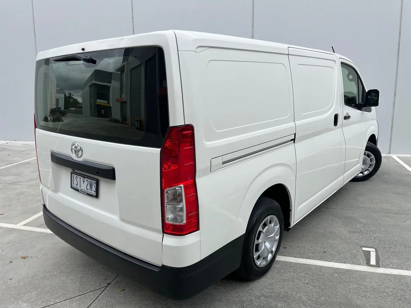 2020 Toyota Hiace Gallery Image 12