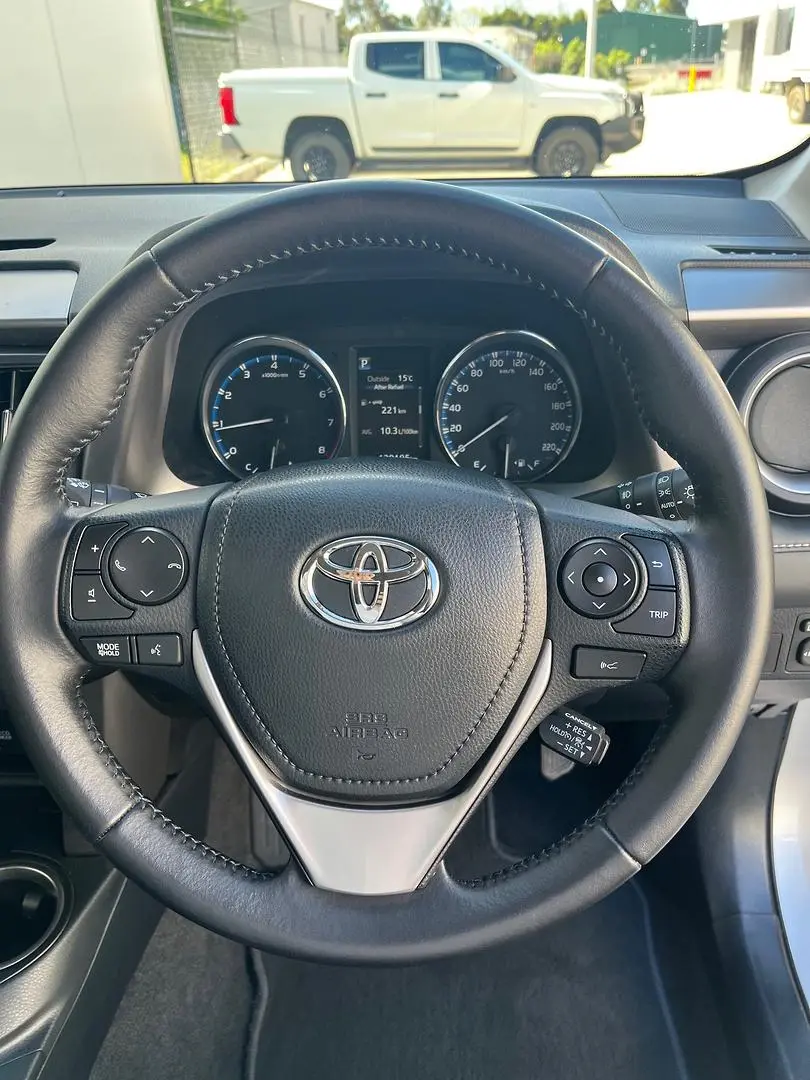 2016 Toyota RAV4 Gallery Image 21