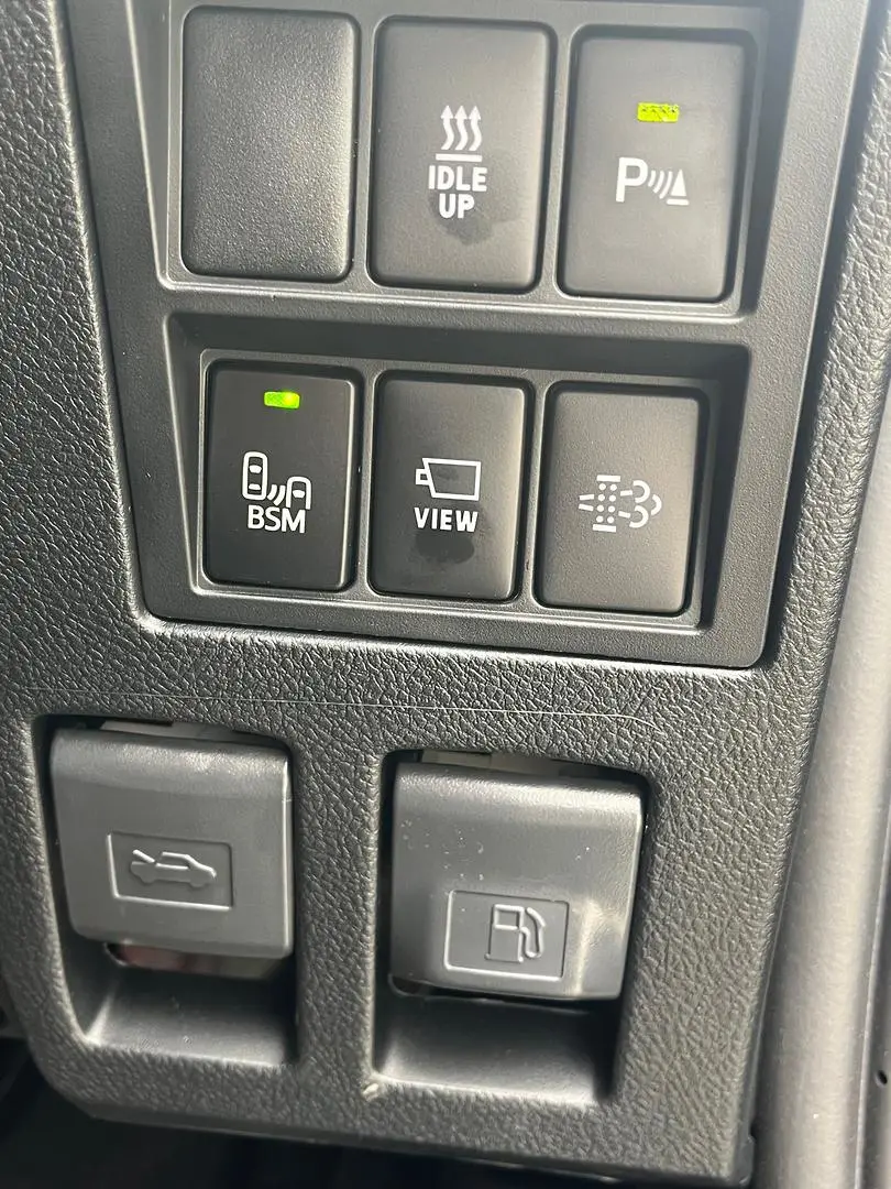 2025 Toyota Hilux Gallery Image 27