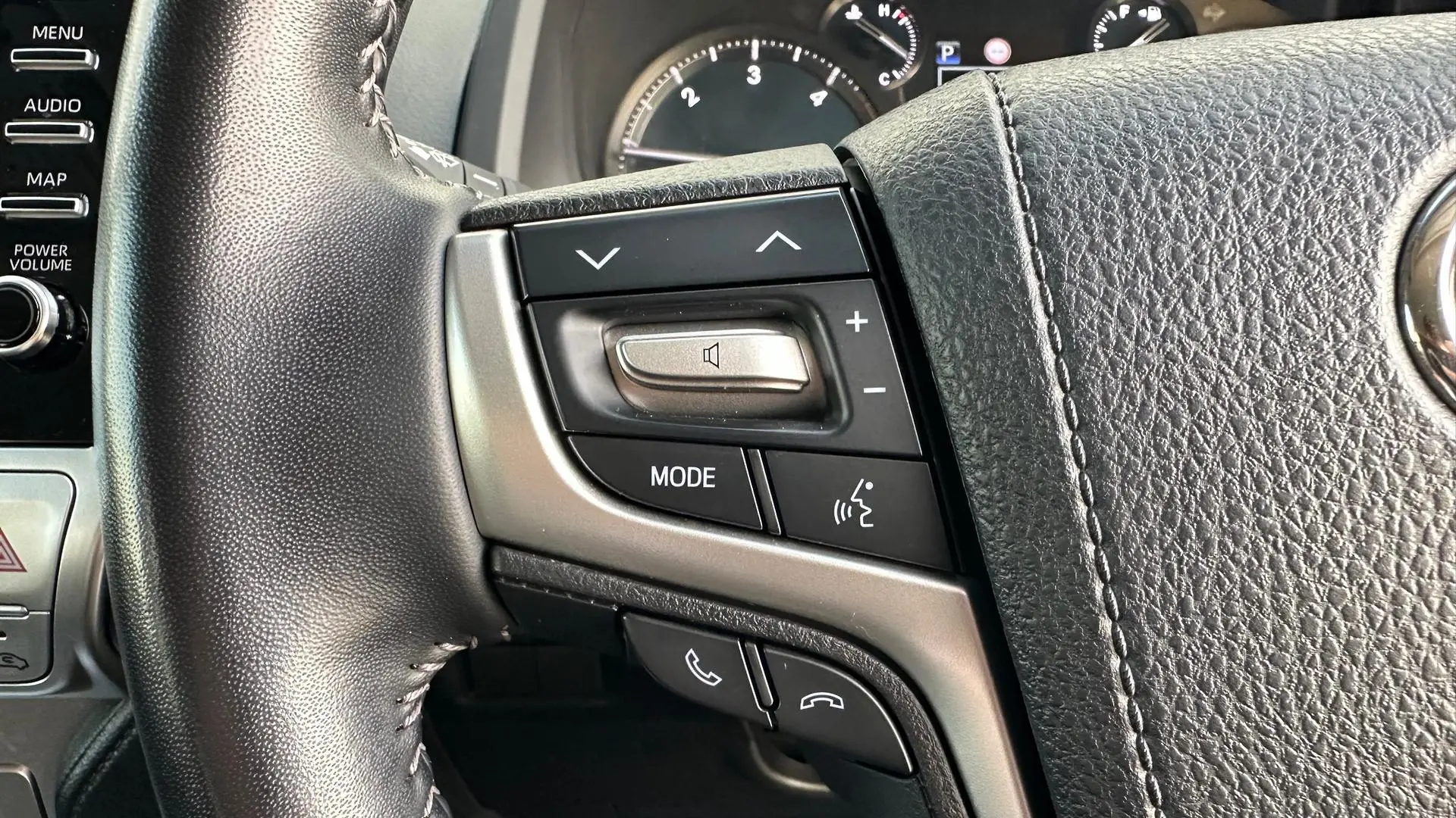 2020 Toyota Landcruiser Prado Gallery Image 21