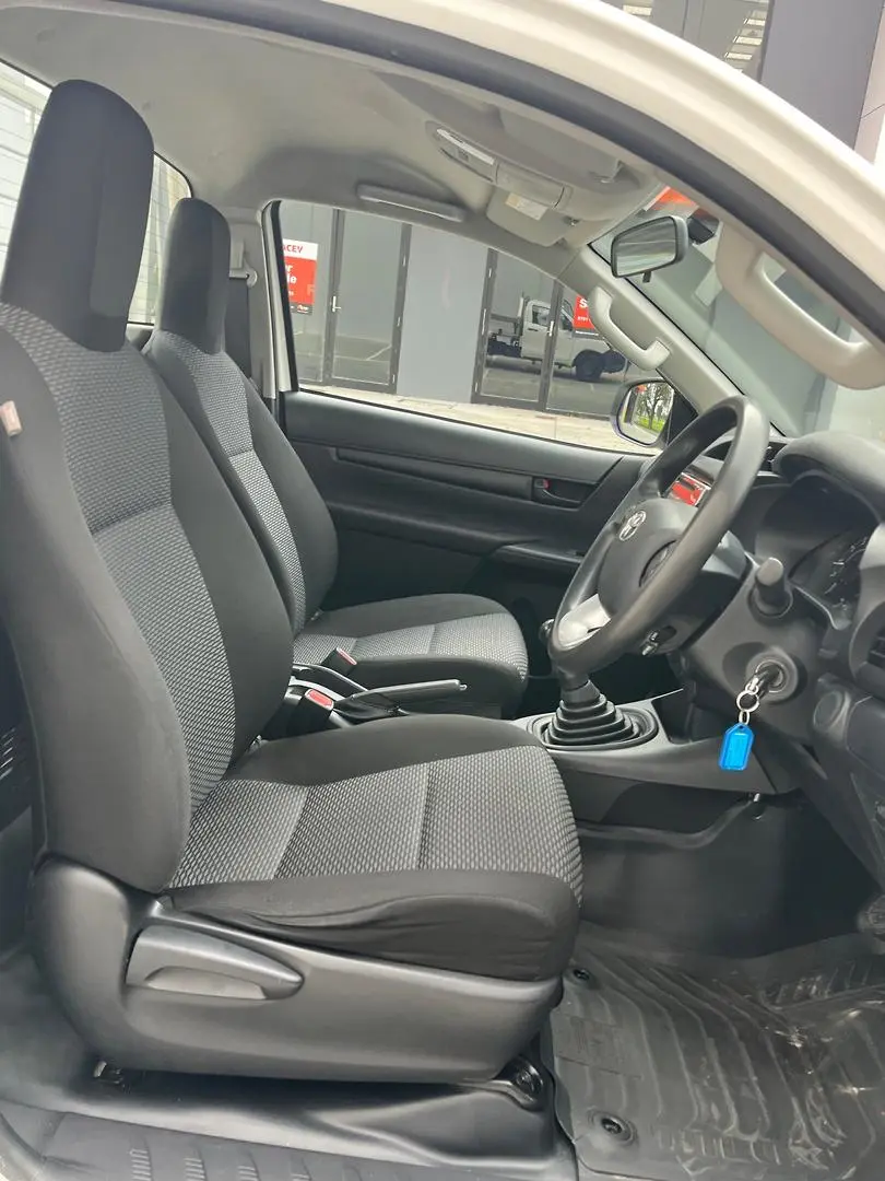 2018 Toyota Hilux Gallery Image 12