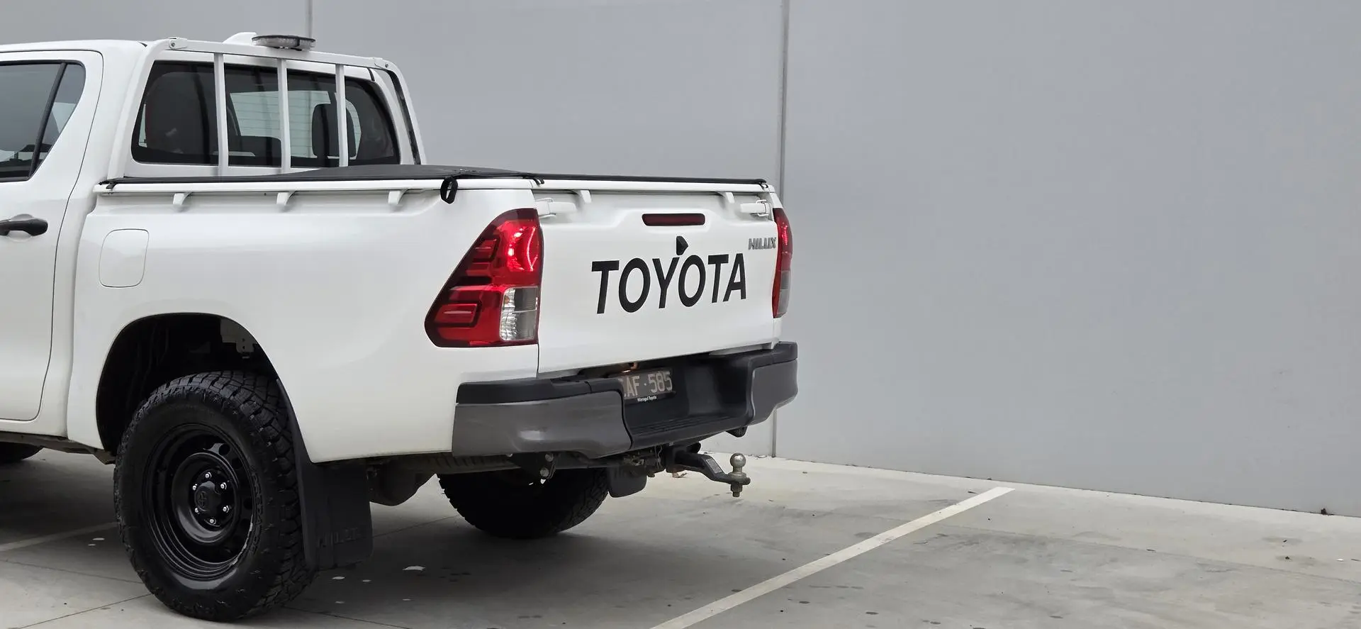 2022 Toyota Hilux Gallery Image 6