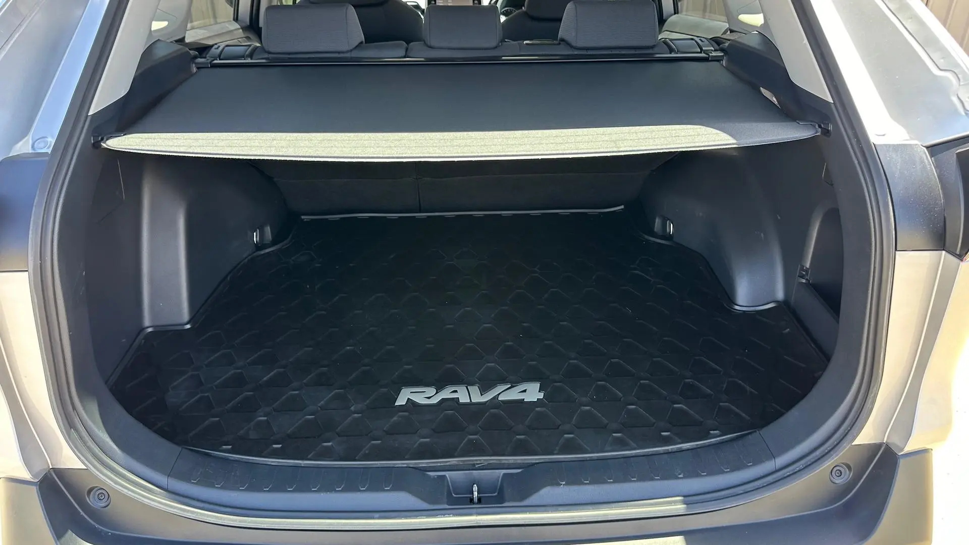 2020 Toyota Rav4 Gallery Image 12