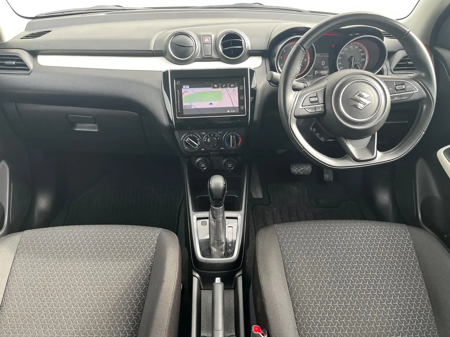 2020 Suzuki Swift Gallery Image 15