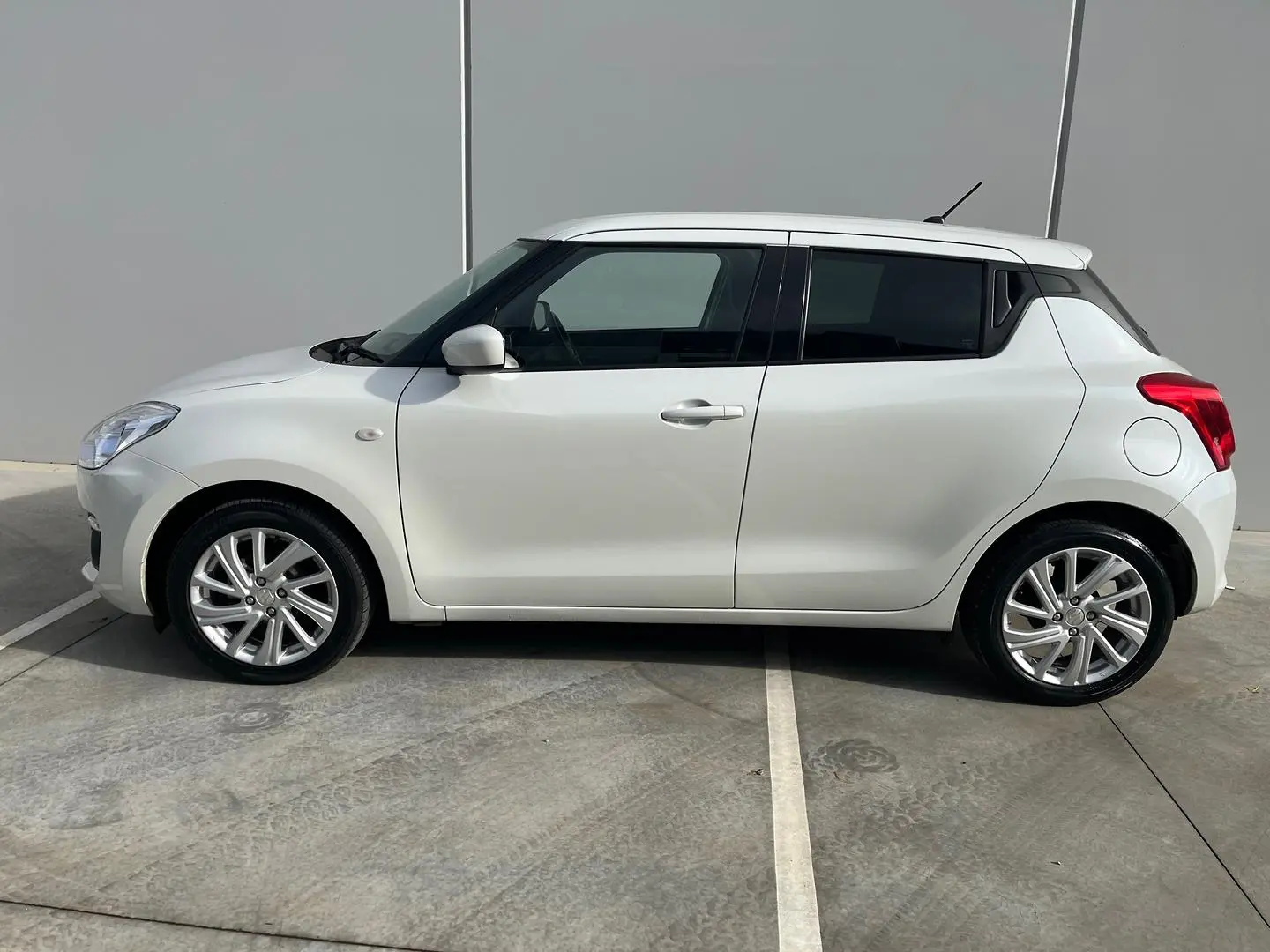 2020 Suzuki Swift Gallery Image 23