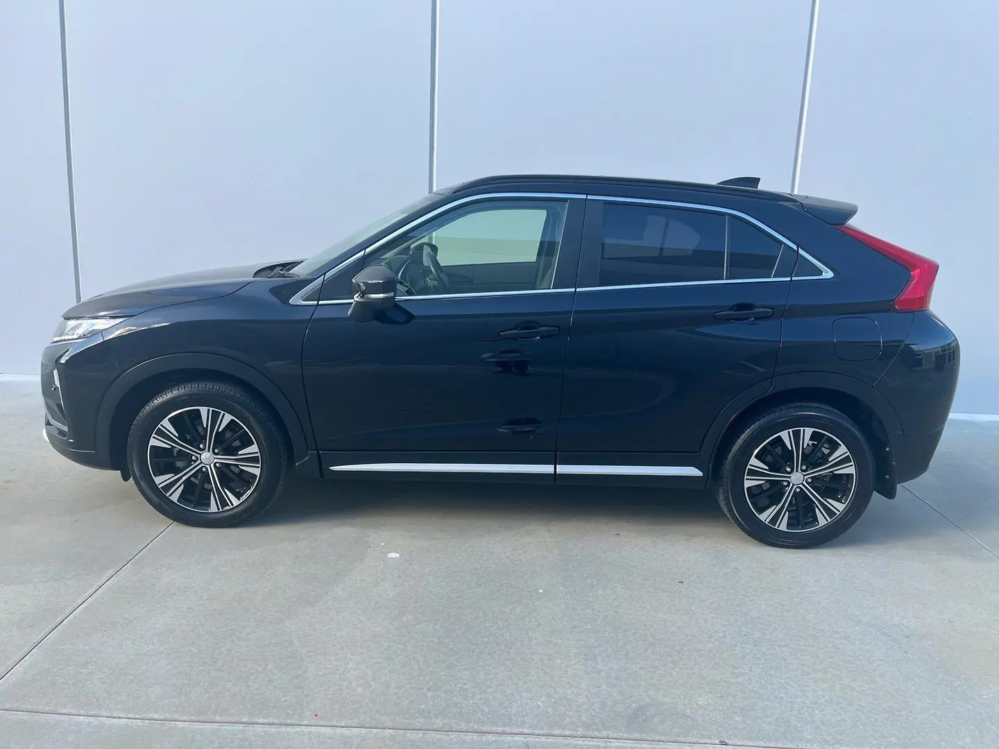 2018 Mitsubishi Eclipse Cross Gallery Image 4