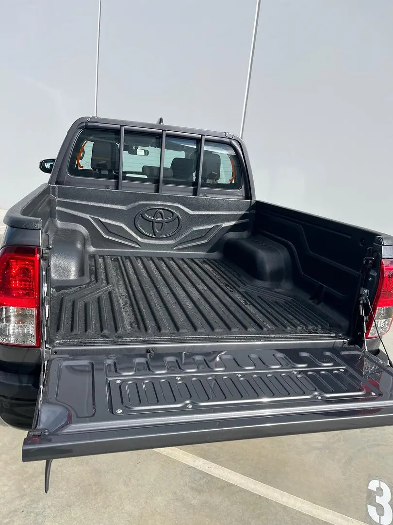 2024 Toyota Hilux Gallery Image 12