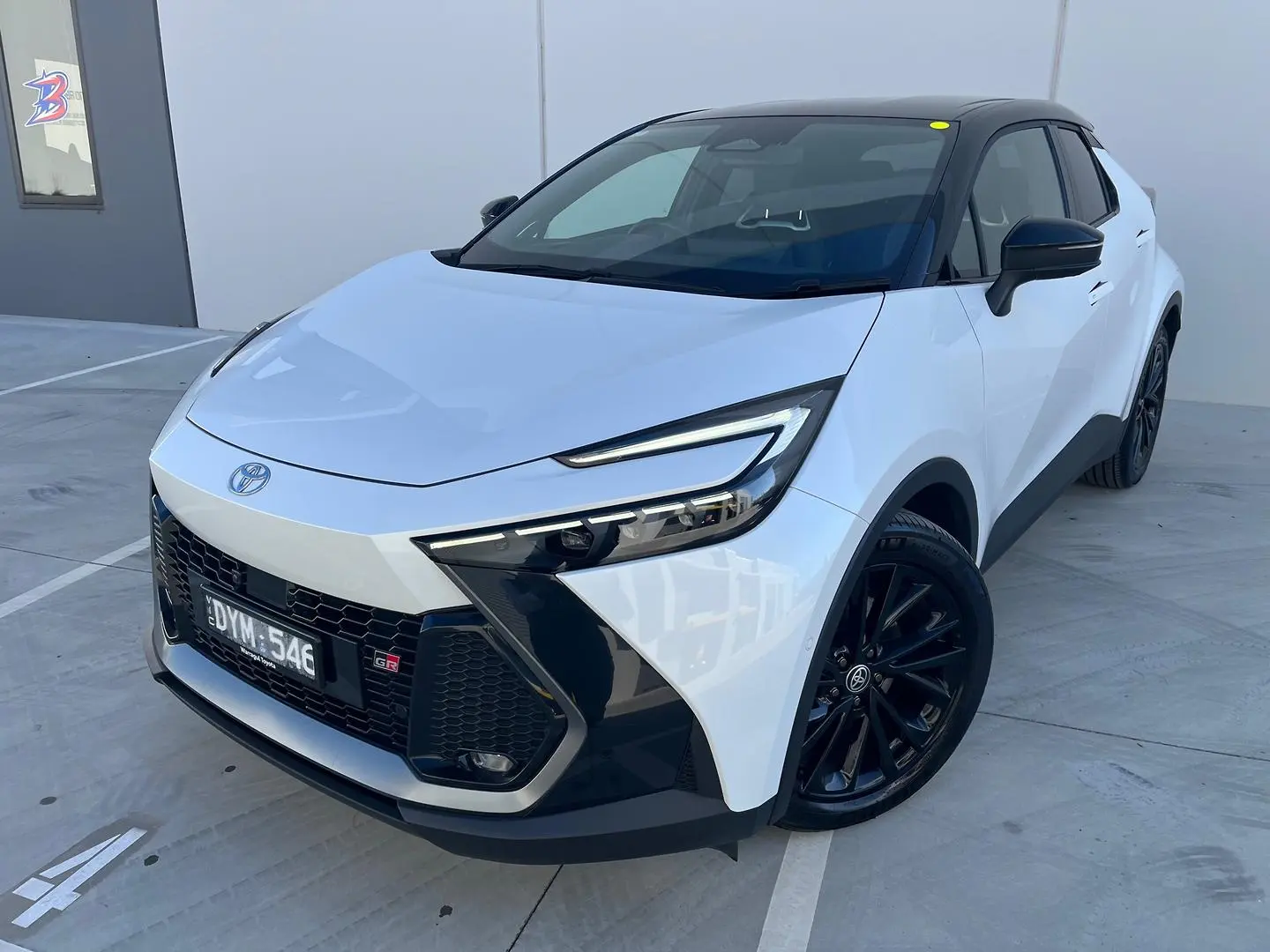 2025 Toyota C-HR Gallery Image 3