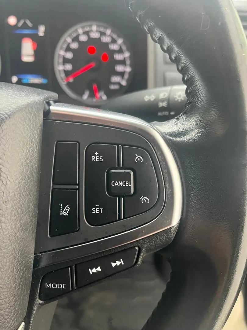 2019 Toyota Hiace Gallery Image 22