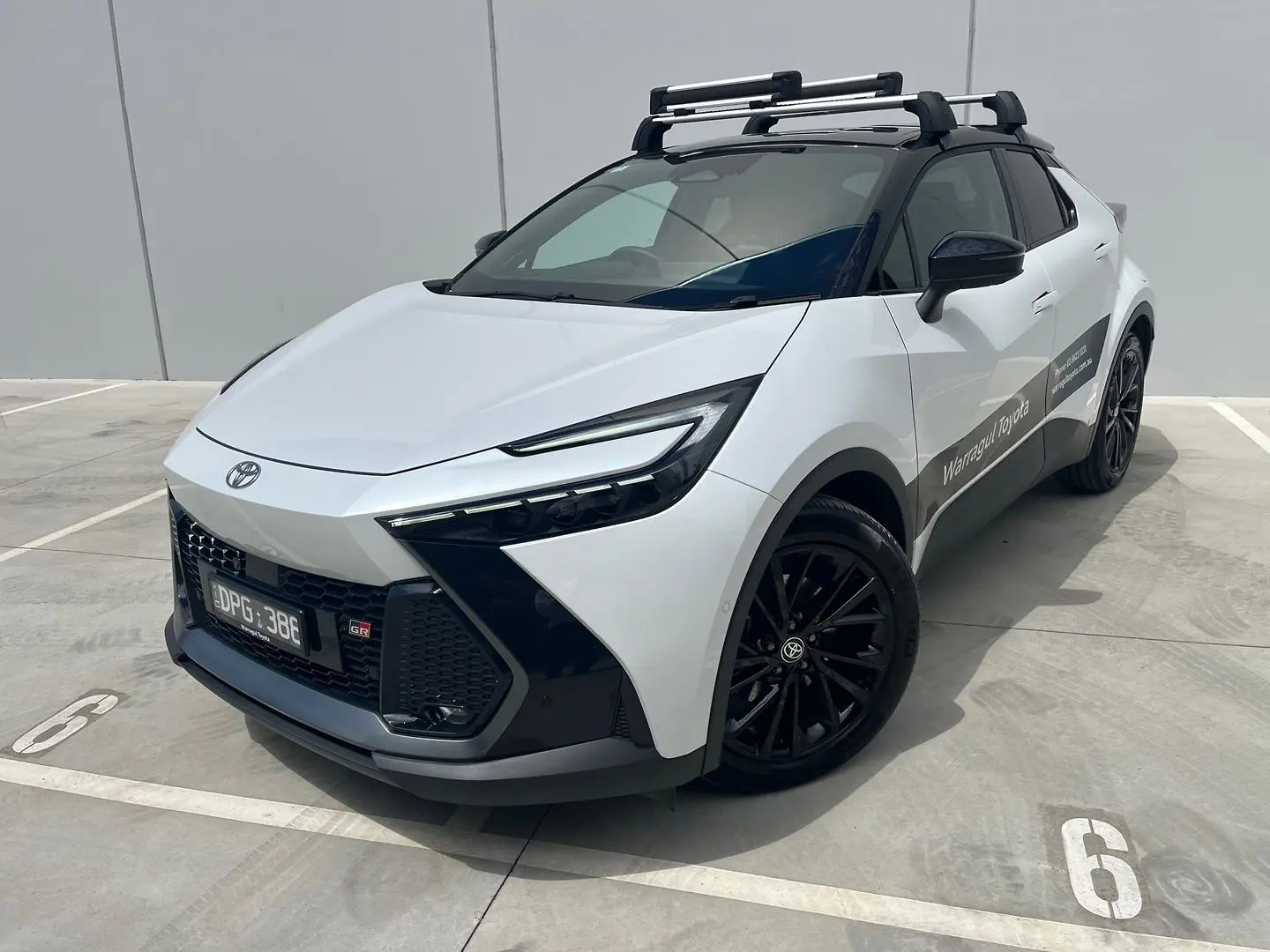 2025 Toyota C-HR Gallery Image 3