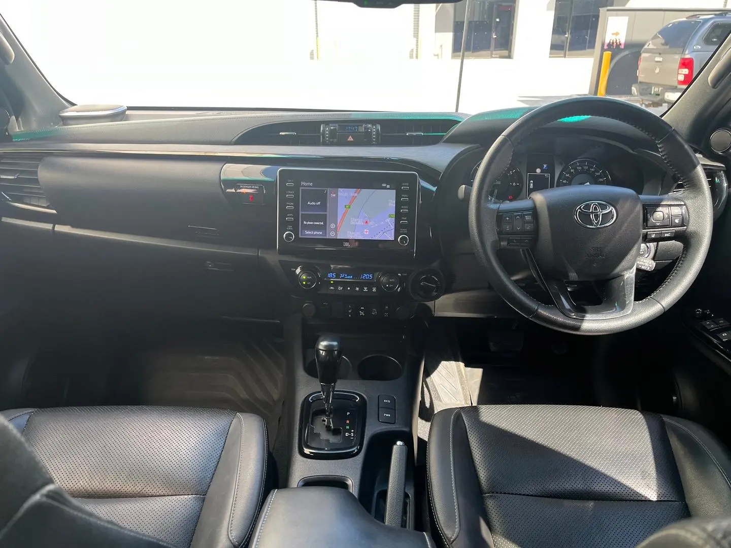 2023 Toyota Hilux Gallery Image 18