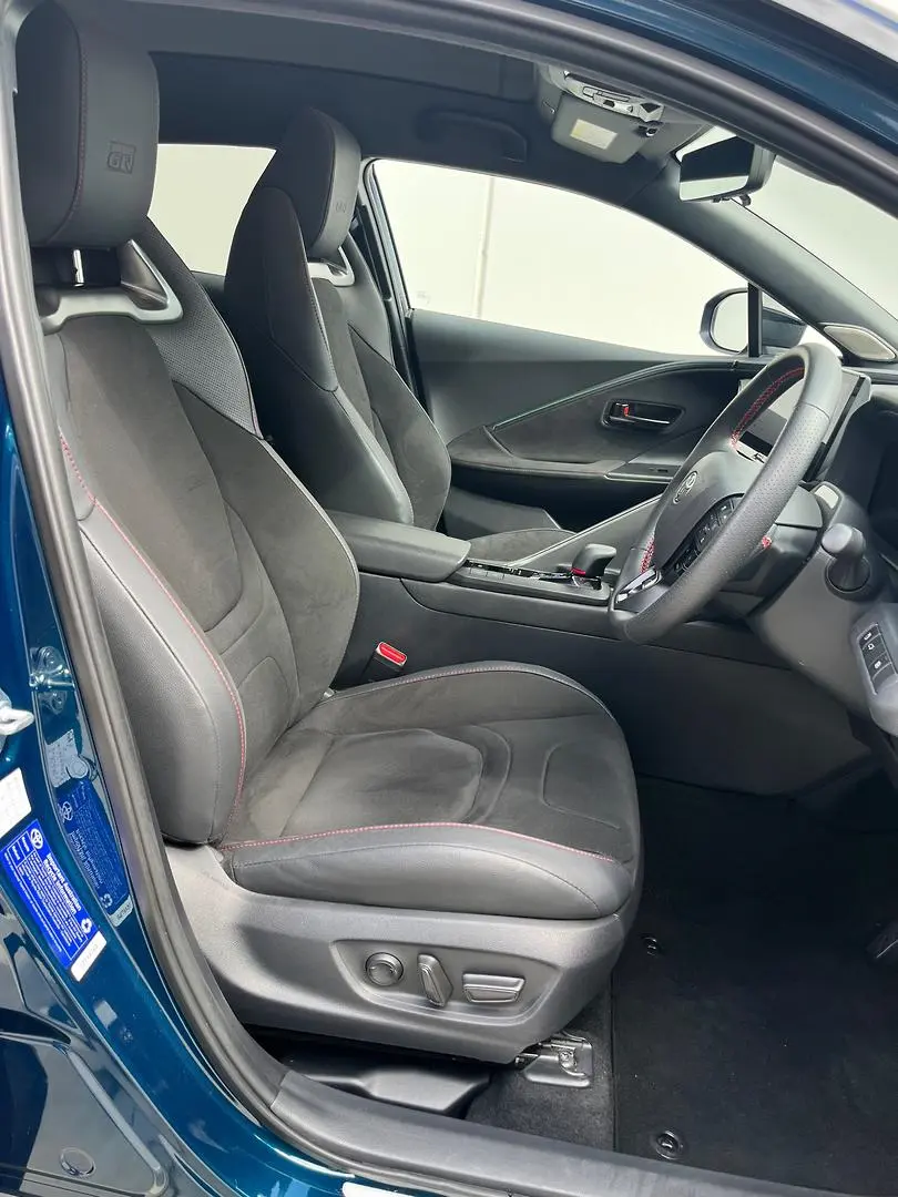 2025 Toyota C-HR Gallery Image 16