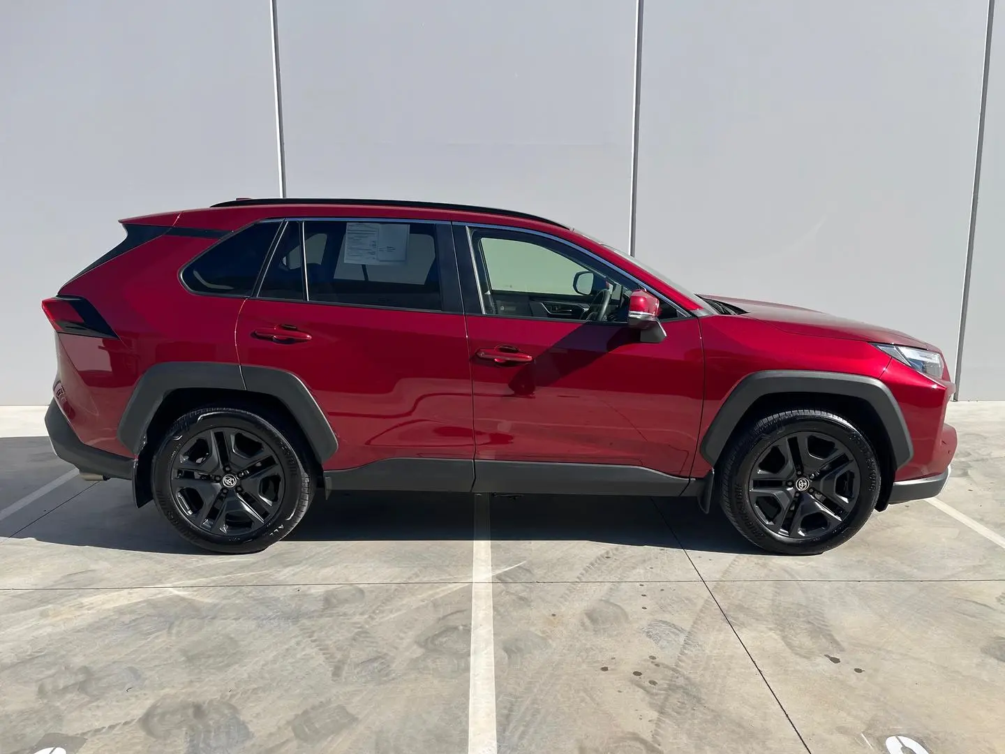 2023 Toyota RAV4 Gallery Image 13