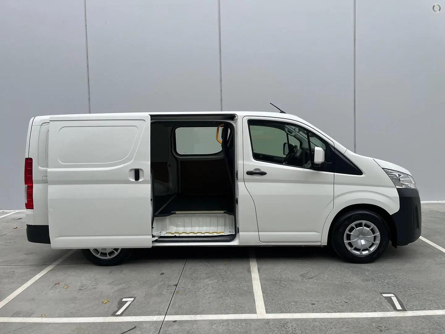 2020 Toyota Hiace Gallery Image 15
