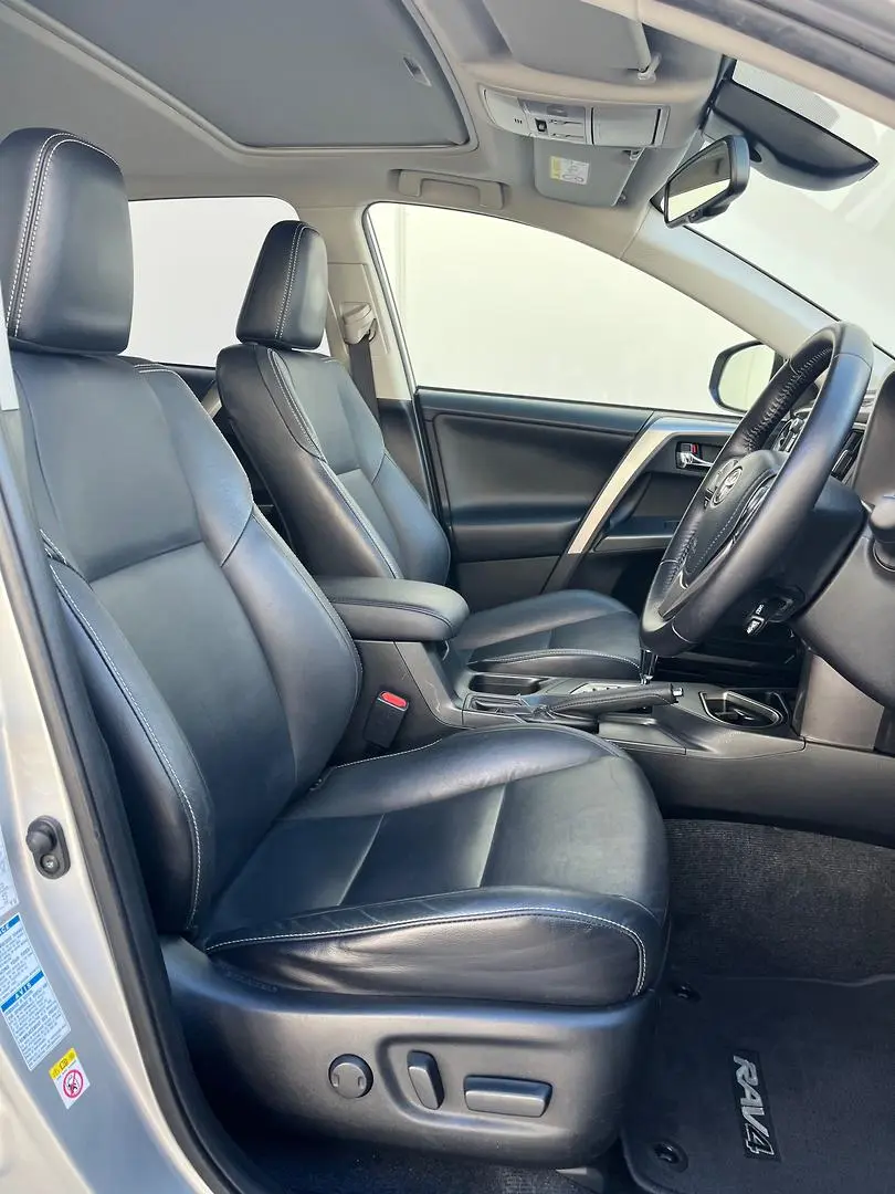 2016 Toyota RAV4 Gallery Image 16