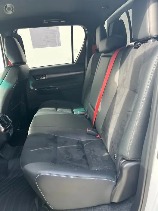 2024 Toyota Hilux Gallery Image 8