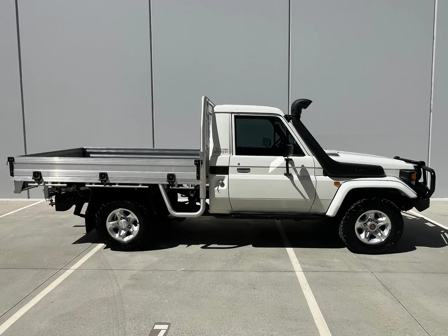 2006 Toyota Landcruiser Gallery Image 13