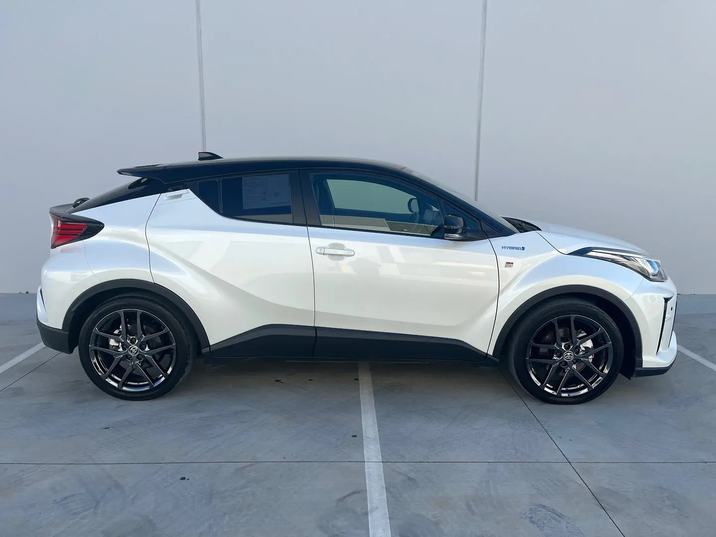 2021 Toyota C-HR Gallery Image 25