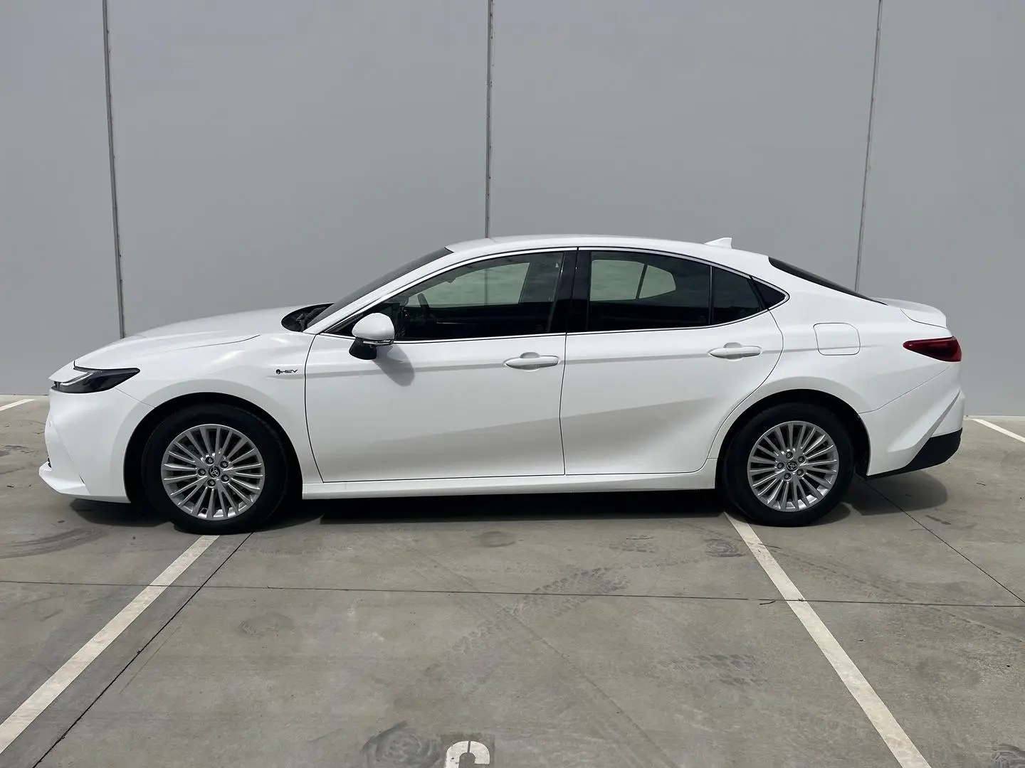 2025 Toyota Camry Gallery Image 4