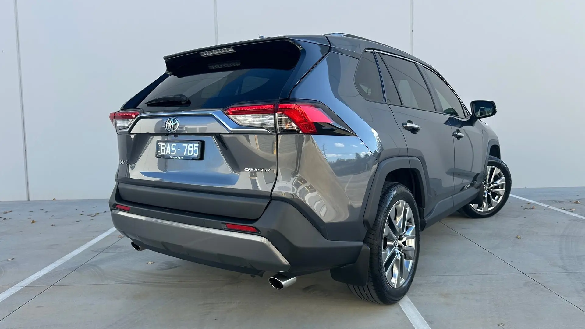 2019 Toyota RAV4 Gallery Image 4
