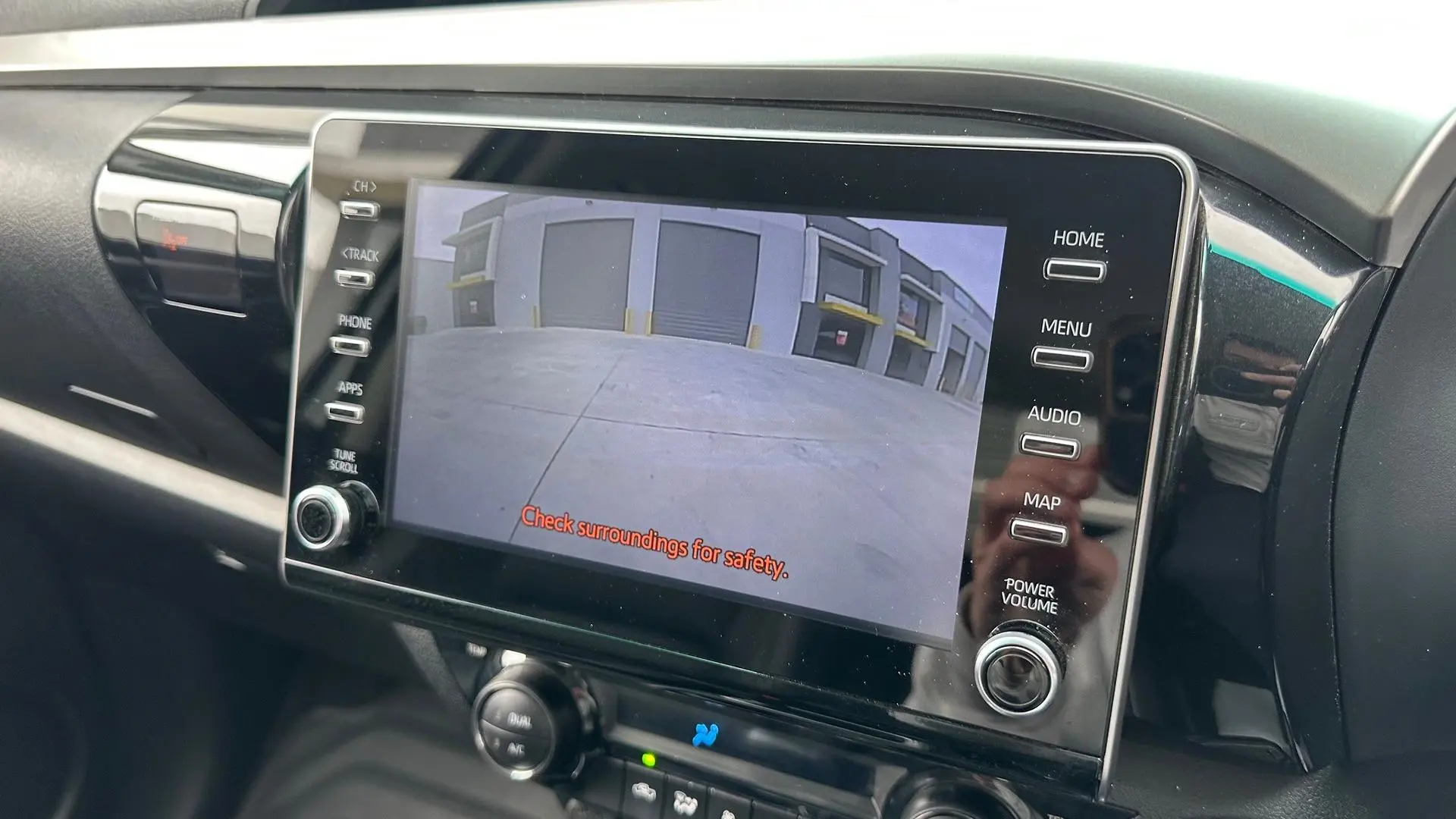 2023 Toyota Hilux Gallery Image 25