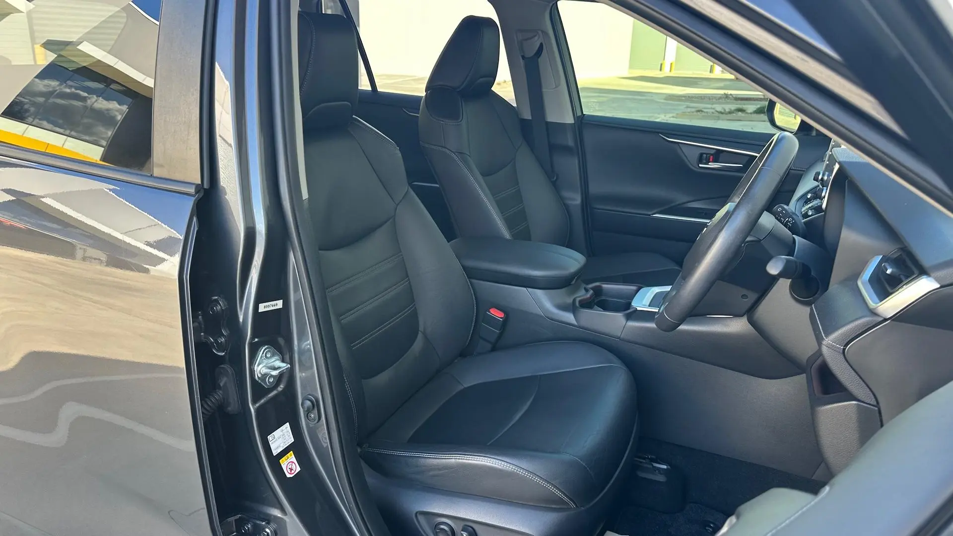 2019 Toyota RAV4 Gallery Image 25