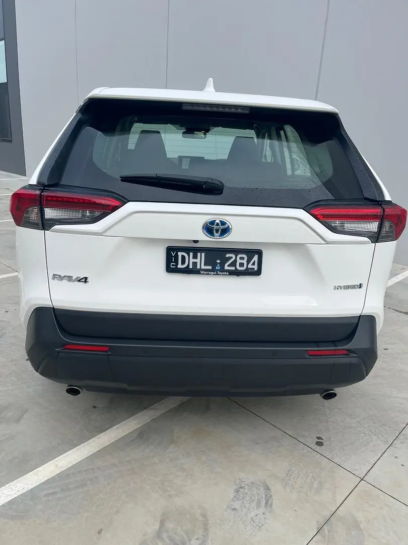 2024 Toyota RAV4 Gallery Image 9
