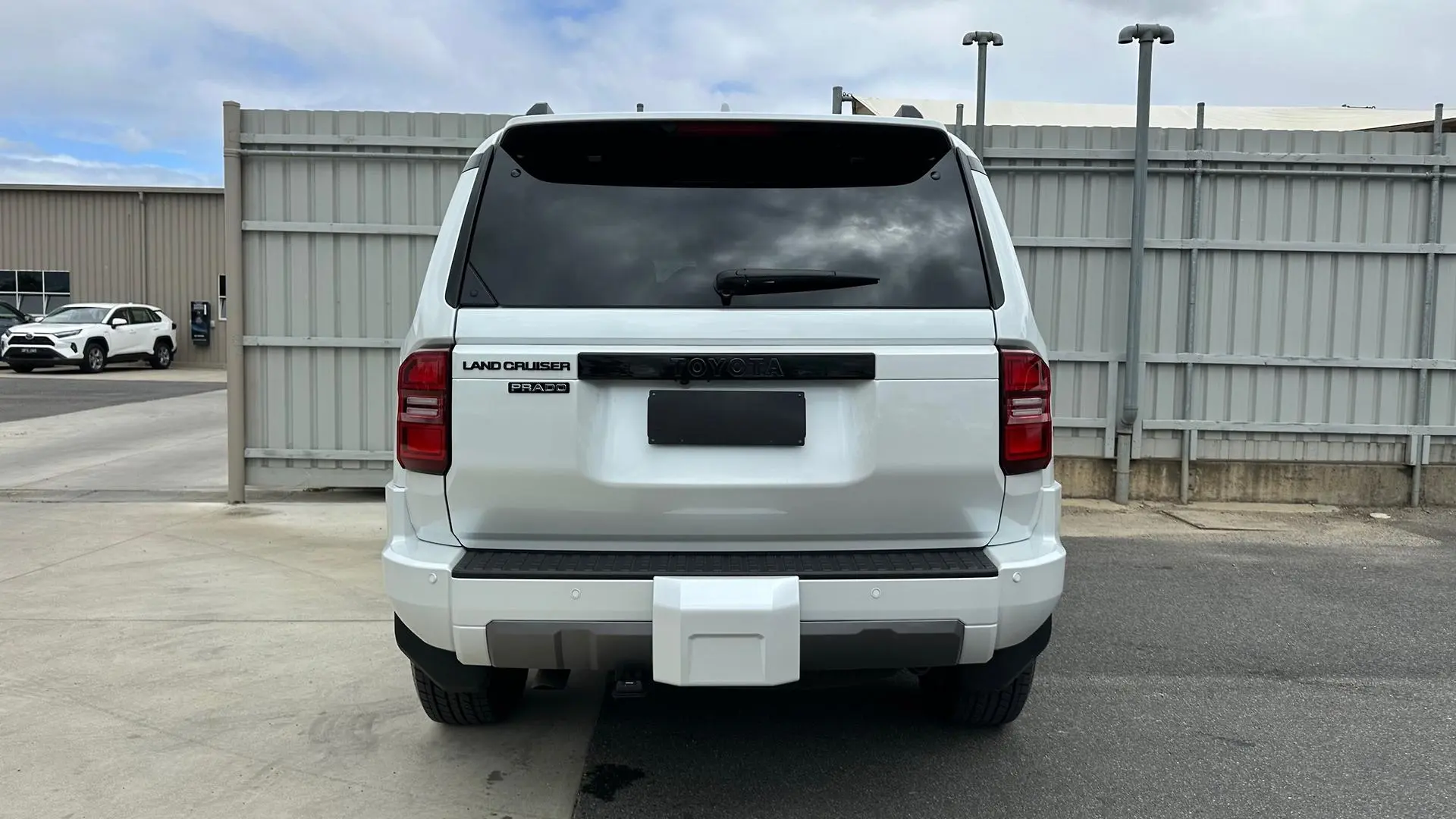 2024 Toyota Landcruiser Prado Gallery Image 8