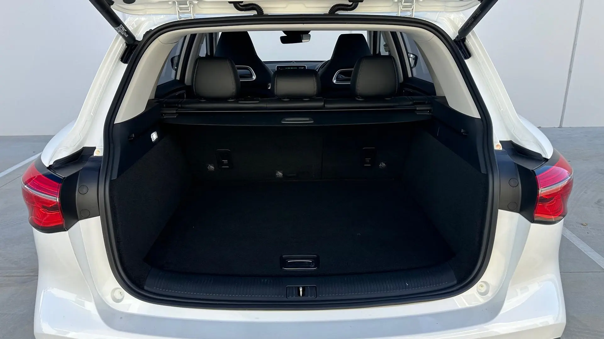 2022 MG HS Plus EV Gallery Image 11