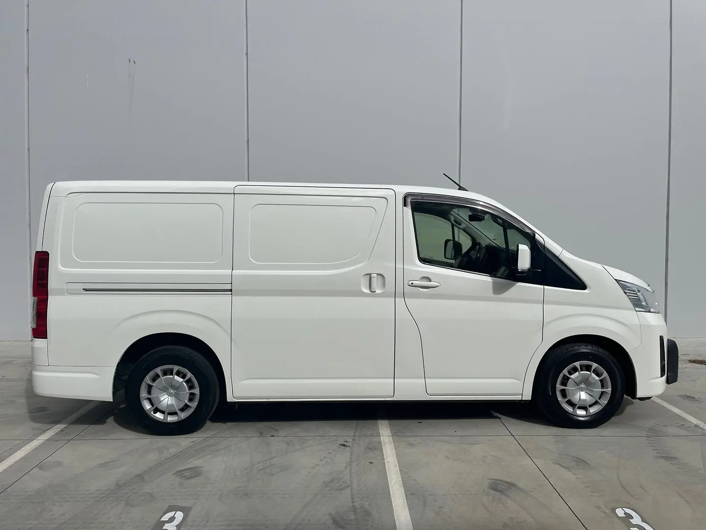 2019 Toyota Hiace Gallery Image 14