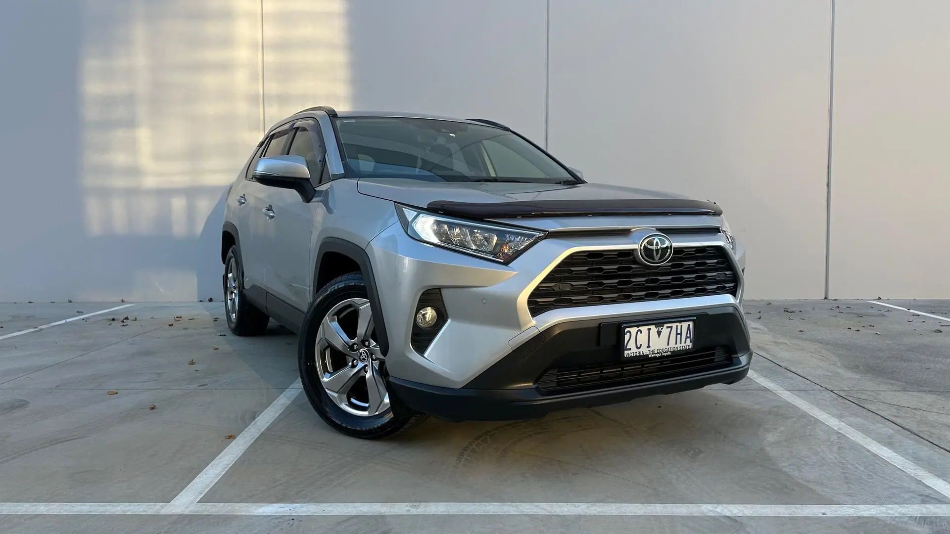 2019 Toyota RAV4 Gallery Image 1