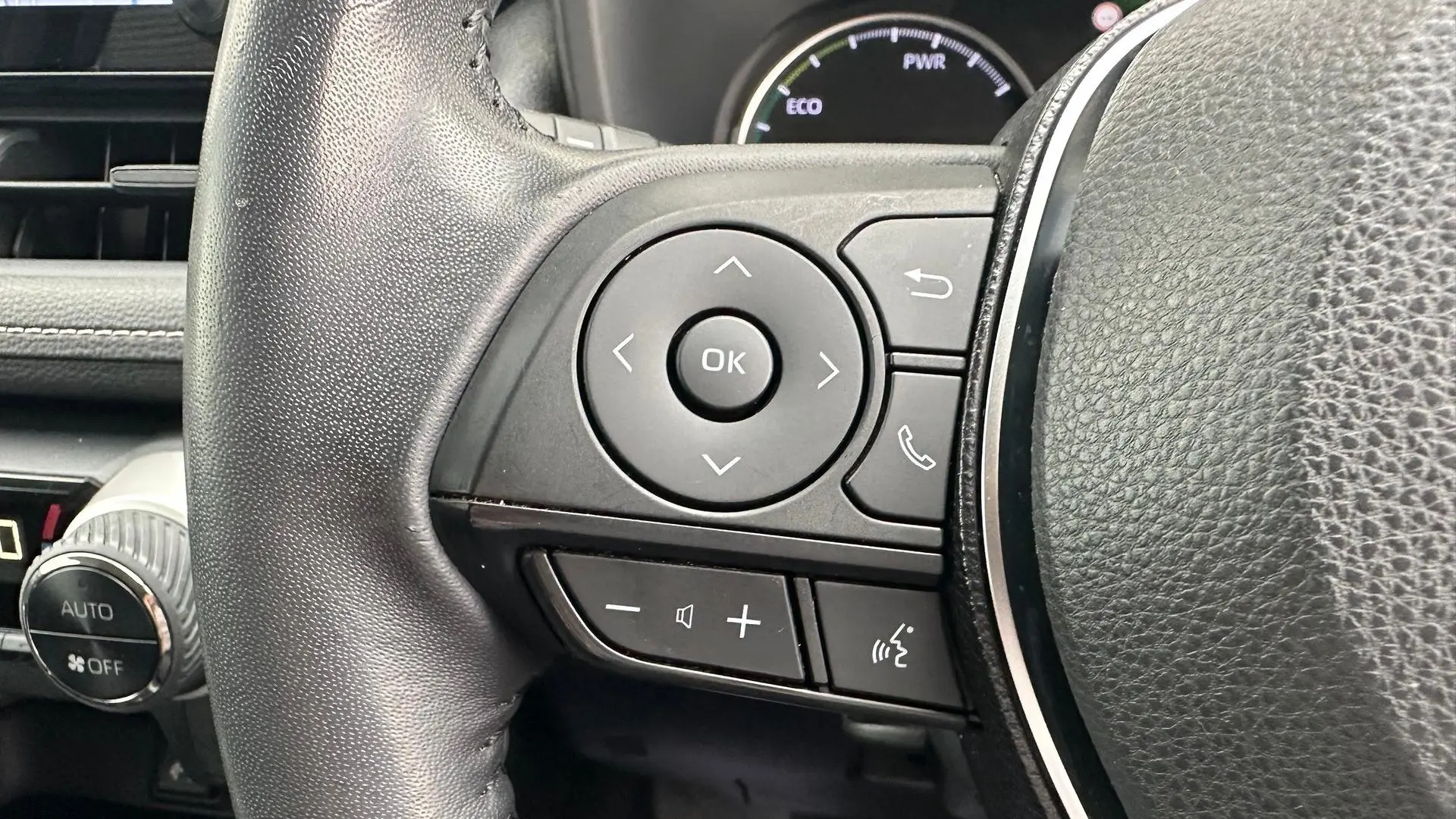 2019 Toyota RAV4 Gallery Image 14