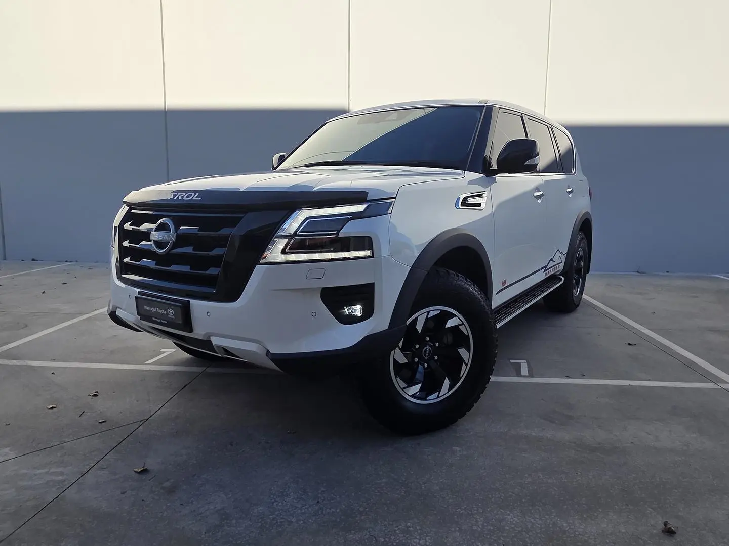 2024 Nissan Patrol Gallery Image 3