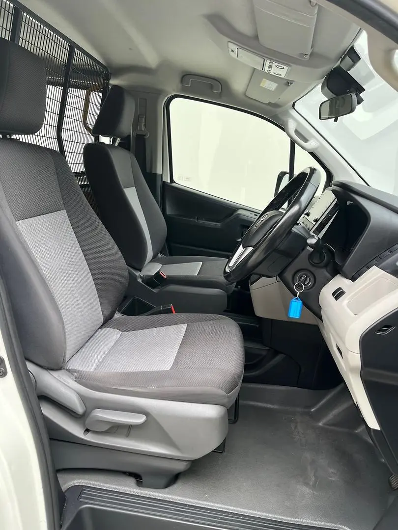 2020 Toyota Hiace Gallery Image 16