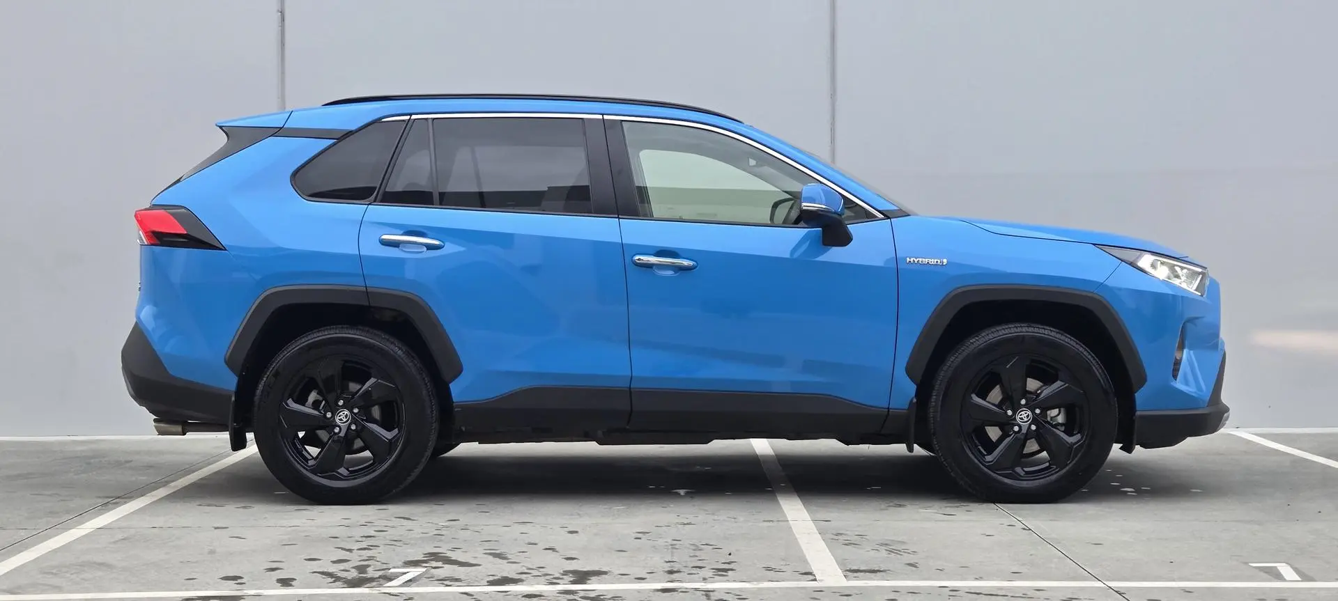 2021 Toyota RAV4 Gallery Image 8
