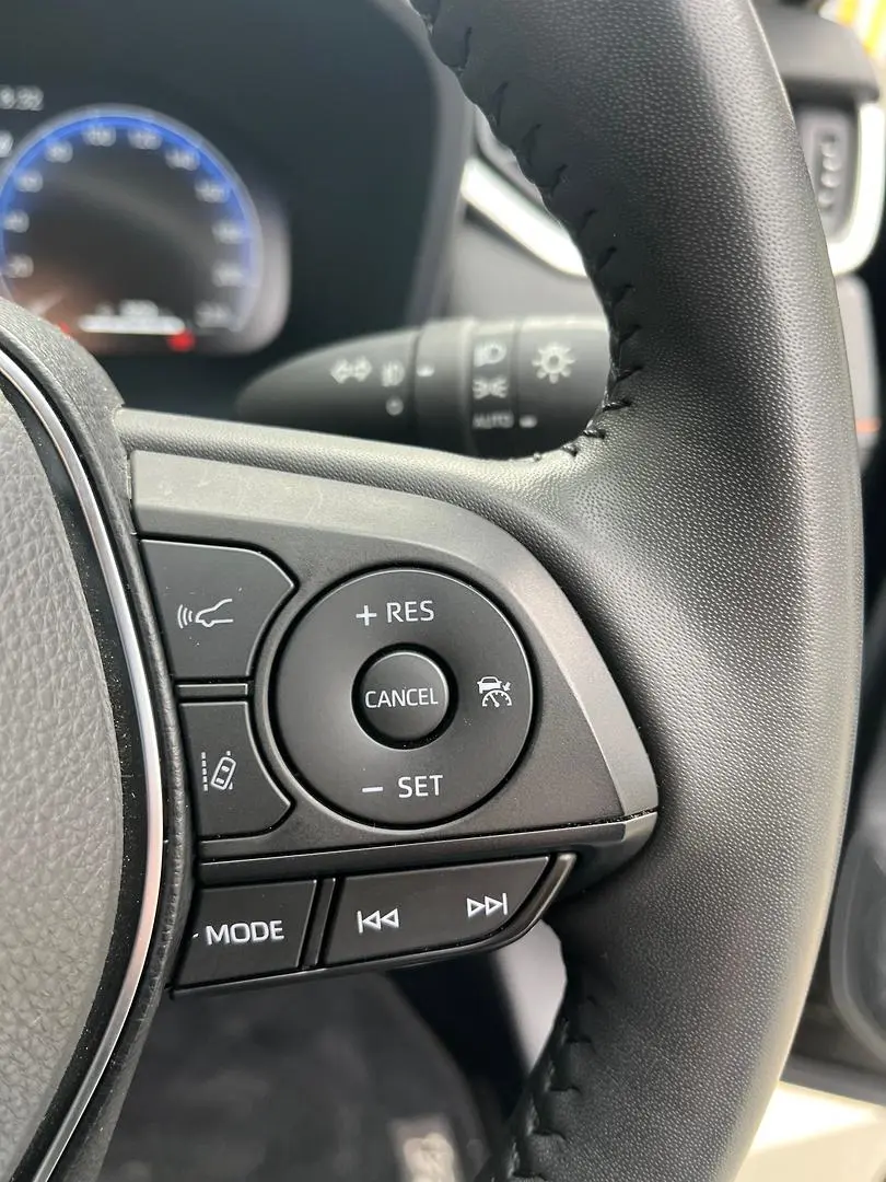 2024 Toyota RAV4 Gallery Image 25