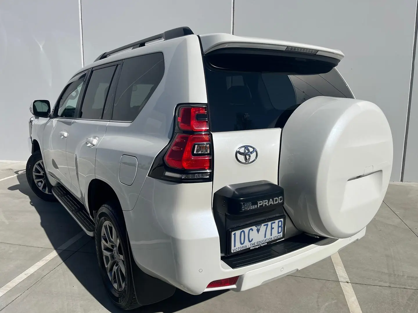 2018 Toyota Landcruiser Prado Gallery Image 10