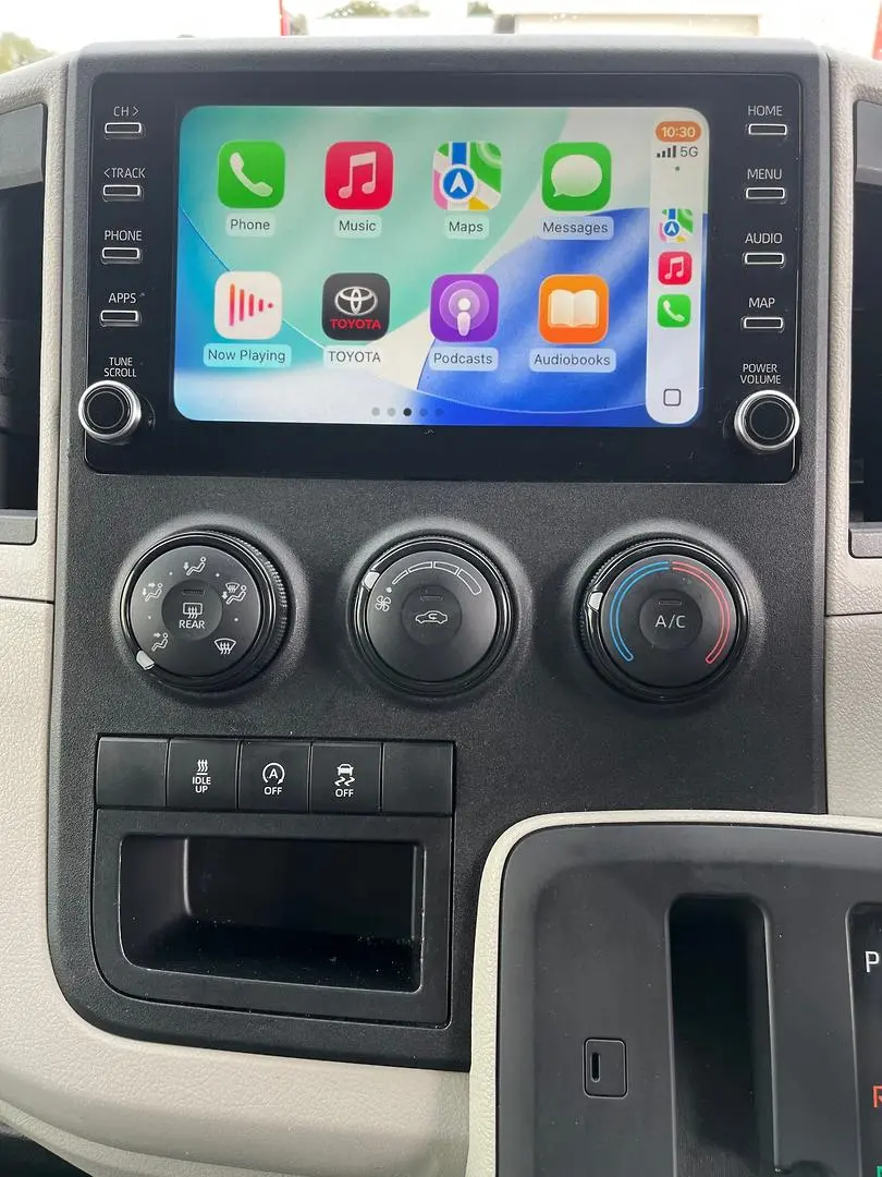 2020 Toyota Hiace Gallery Image 17