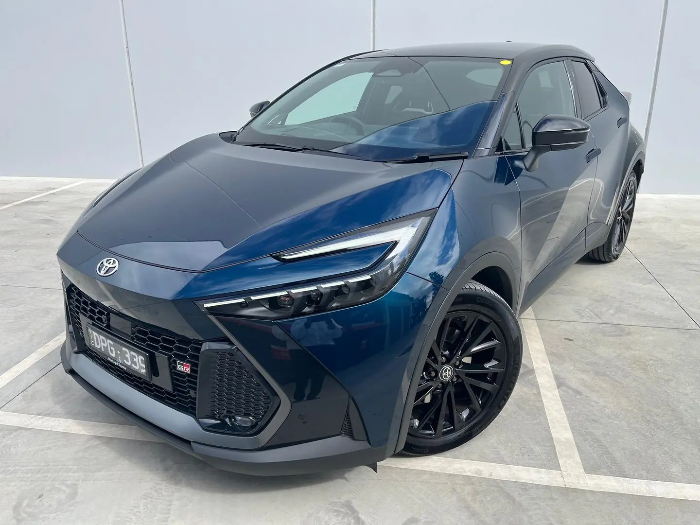 2025 Toyota C-HR Gallery Image 3