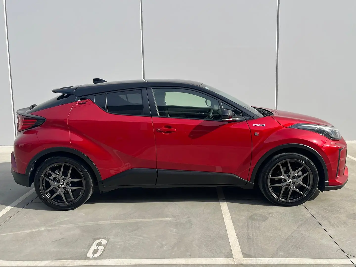 2021 Toyota C-HR Gallery Image 14